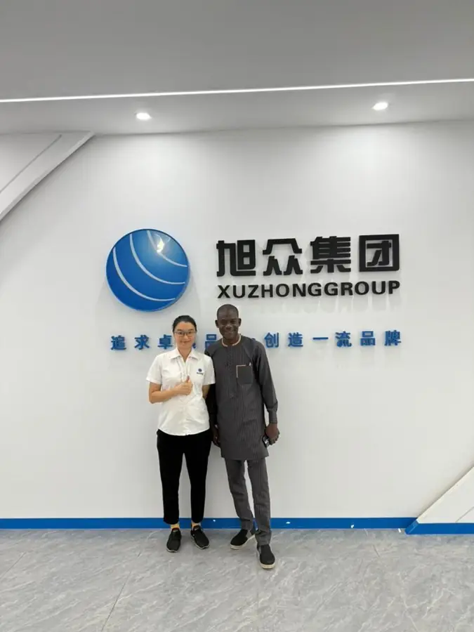 Le promoteur d'Ehsan Afrique lors d'une visite d'entreprise à l'étranger